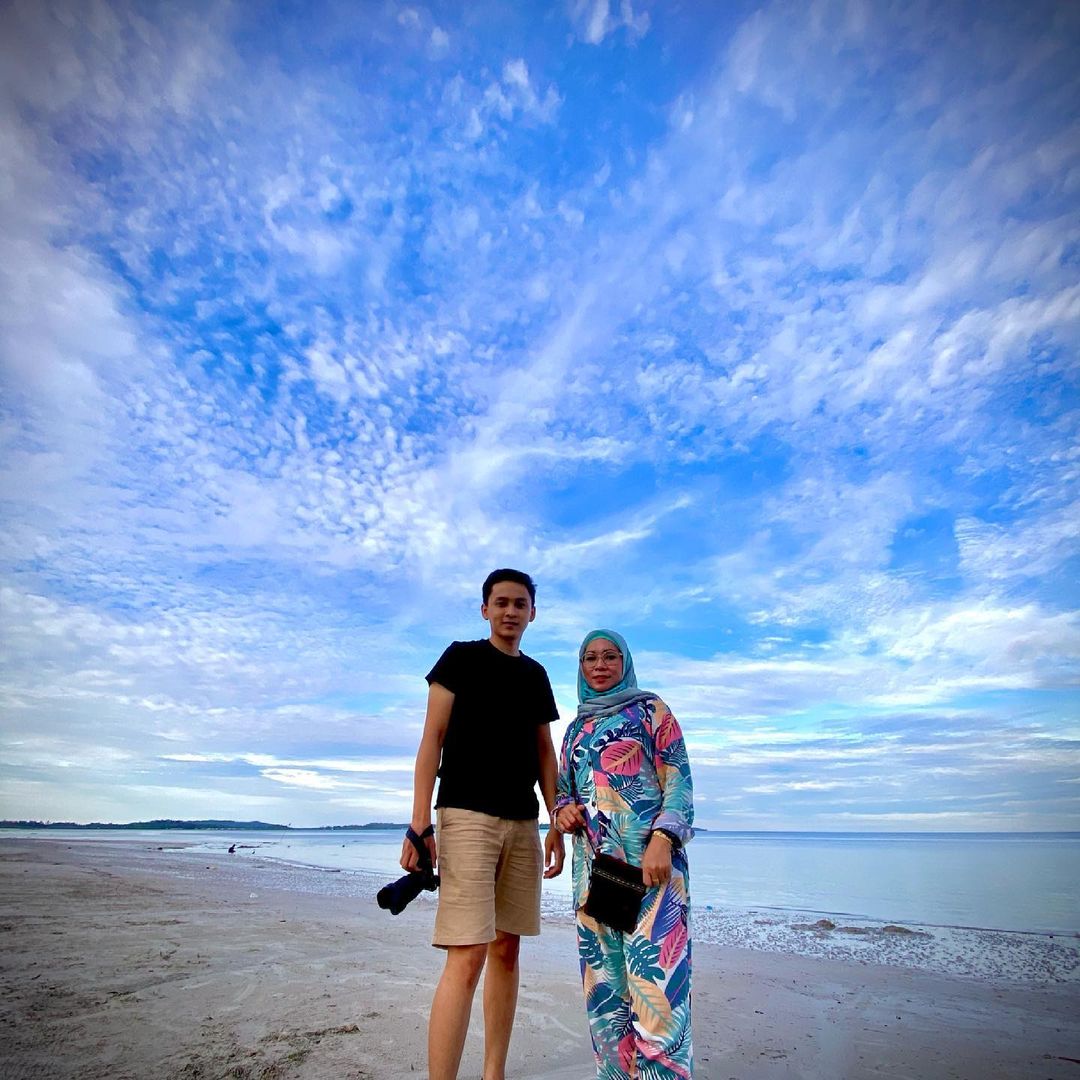 Foto Tempat Wisata Pantai Reviola Foto Tempat Wisata Pantai Reviola